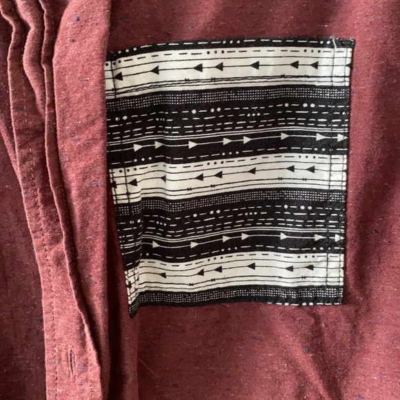 Fun pattern button up - Picture 3 of 3